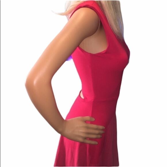 Twentytees Red Cut Out Dress Small Women's NWT - Picture 6 of 14